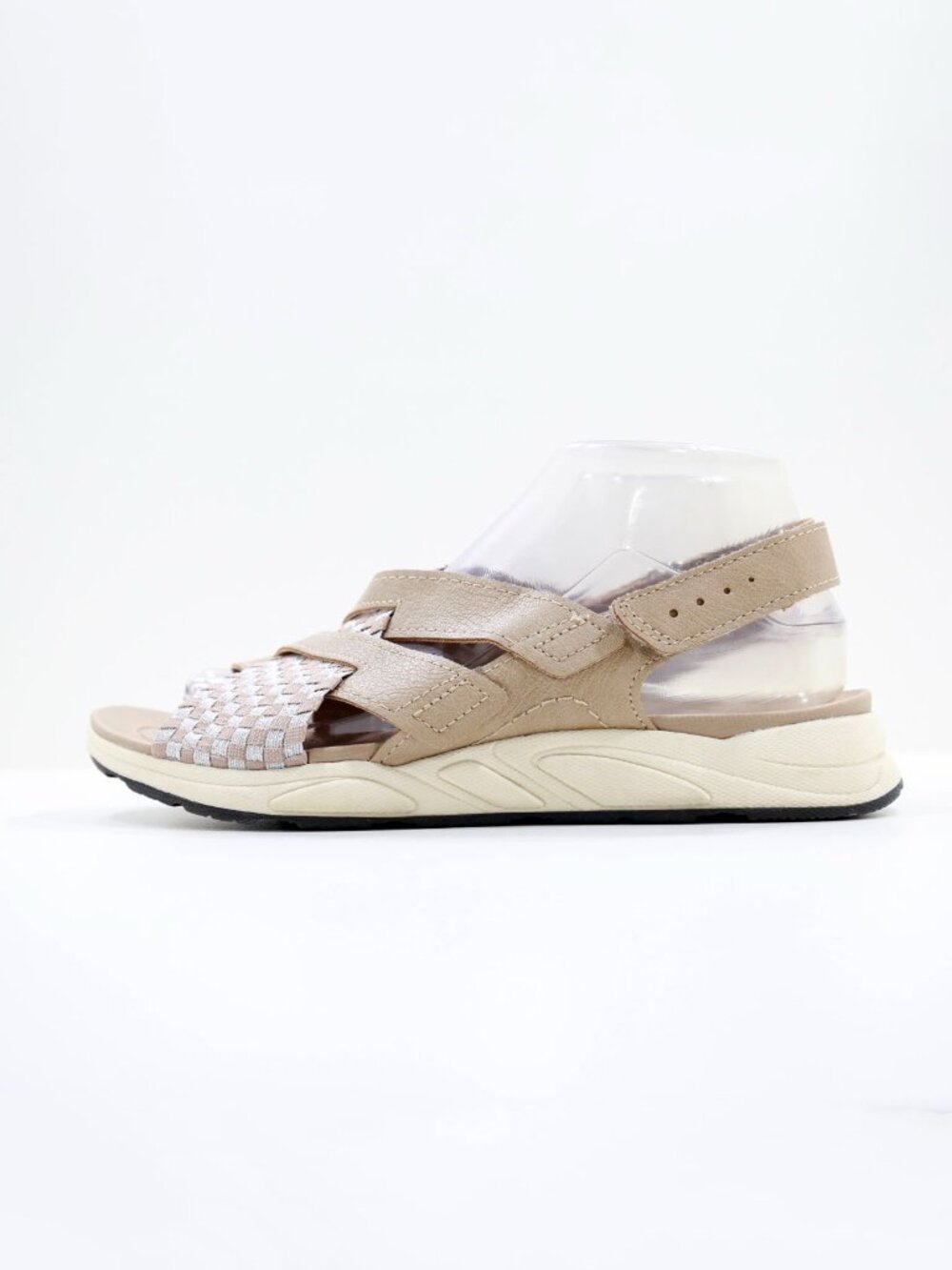 Earth Spirit Tan & Silver Faux Leather Flat Slingback Sandals - 8